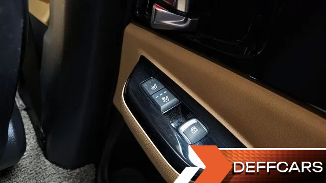 Kia CARNIVAL 9-Seater Signature купить на сайте DeffCars