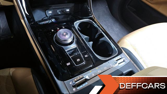 Kia CARNIVAL 9-Seater Noblesse купить на сайте DeffCars