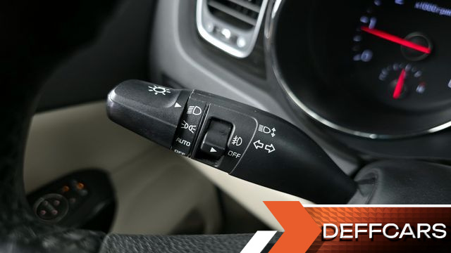 Kia CARNIVAL 9-Seater Noblesse Special купить на сайте DeffCars