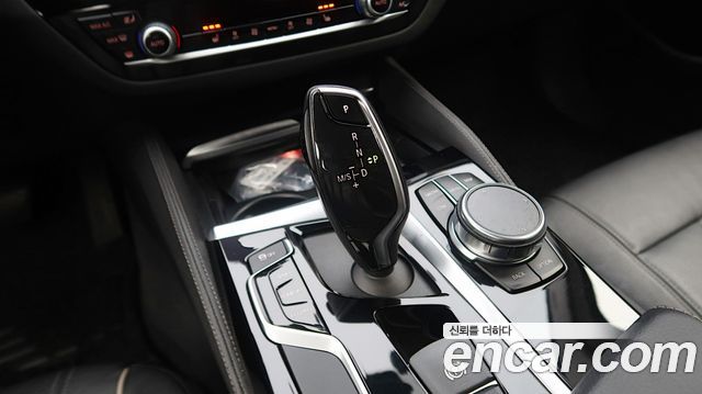 BMW 5-SERIES 520i Luxury купить на сайте DeffCars