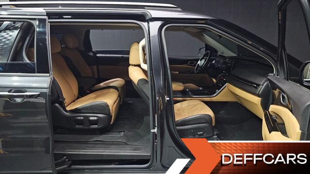 Kia CARNIVAL Gasoline 7-Seater Signature купить на сайте DeffCars