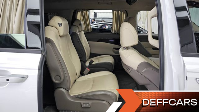 Kia CARNIVAL 9-Seater Hi-Limousine Signature купить на сайте DeffCars