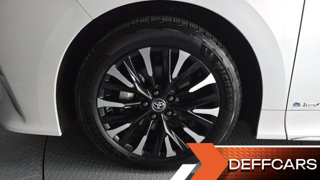 Toyota ALPHARD 2.5 HEV Executive AWD купить на сайте DeffCars