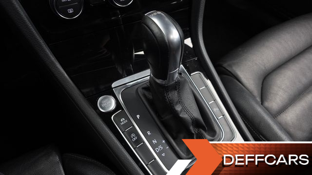 Volkswagen GOLF 2.0 TDI Premium купить на сайте DeffCars