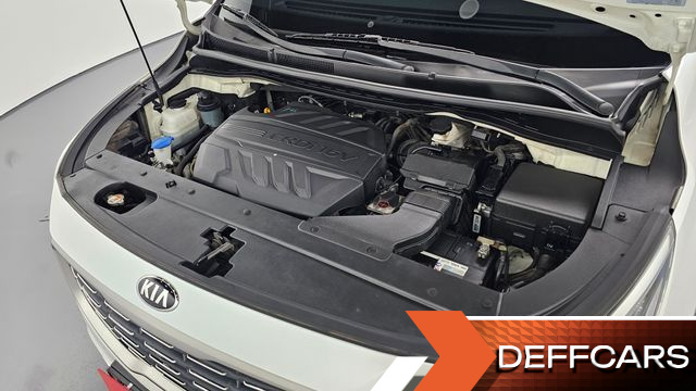 Kia CARNIVAL 9-Seater Noblesse Special купить на сайте DeffCars