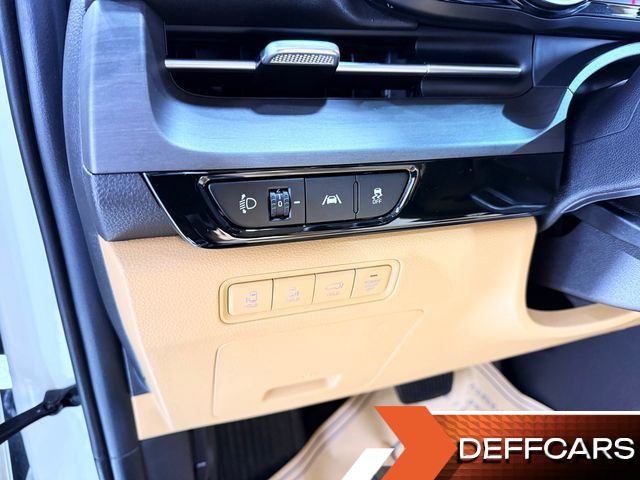 Kia CARNIVAL 9-Seater Noblesse купить на сайте DeffCars