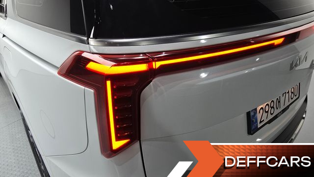 Kia CARNIVAL Gasoline 9-Seater Signature купить на сайте DeffCars