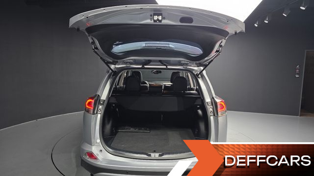 Toyota RAV4 2.5 2WD 4th купить на сайте DeffCars