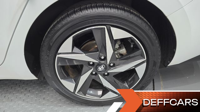 Hyundai AVANTE 1.6 Inspiration купить на сайте DeffCars