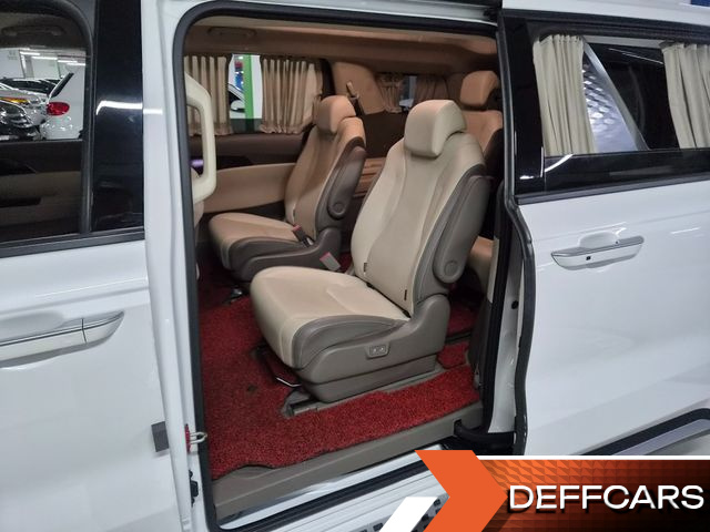 Kia CARNIVAL Gasoline 9-Seater Hi-Limousine Signature купить на сайте DeffCars