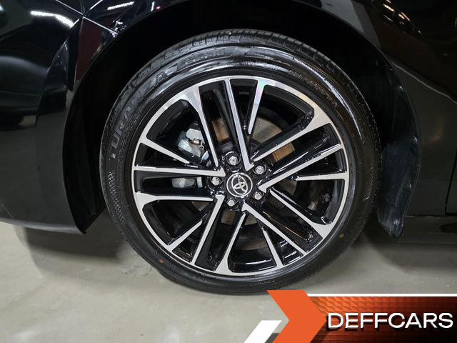 Toyota CAMRY 2.5 XLE Hybrid купить на сайте DeffCars
