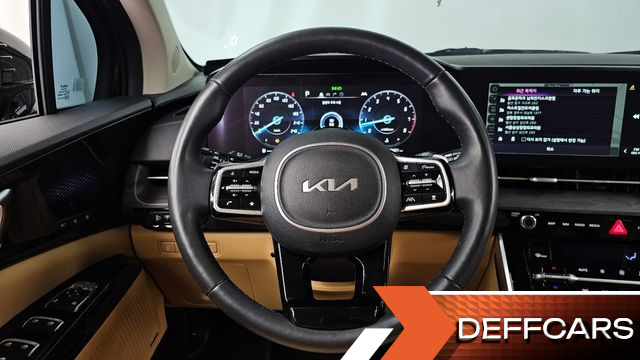 Kia CARNIVAL Gasoline 9-Seater Signature купить на сайте DeffCars