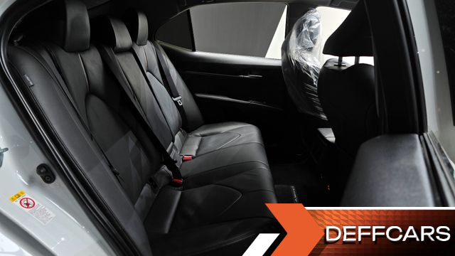 Toyota CAMRY 2.5 XLE Hybrid купить на сайте DeffCars