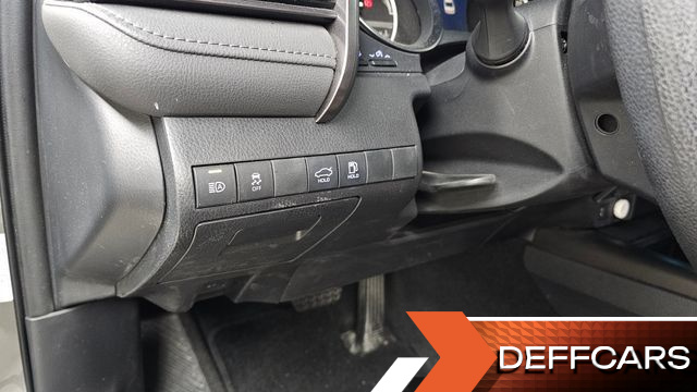 Toyota CAMRY 2.5 LE Hybrid купить на сайте DeffCars