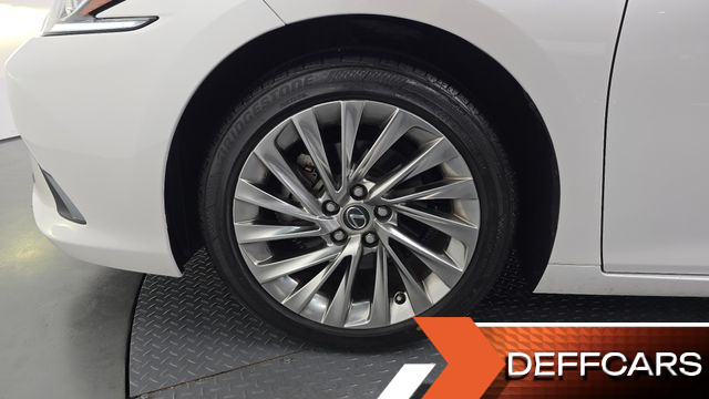 Lexus ES Luxury Plus купить на сайте DeffCars