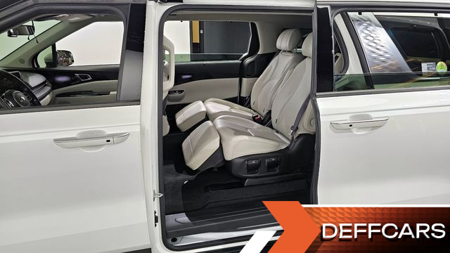 Kia CARNIVAL 7-Seater Signature купить на сайте DeffCars