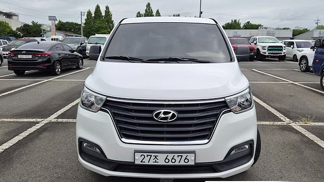 Hyundai STAREX 4WD Urban 9-Seater Premium купить на сайте DeffCars