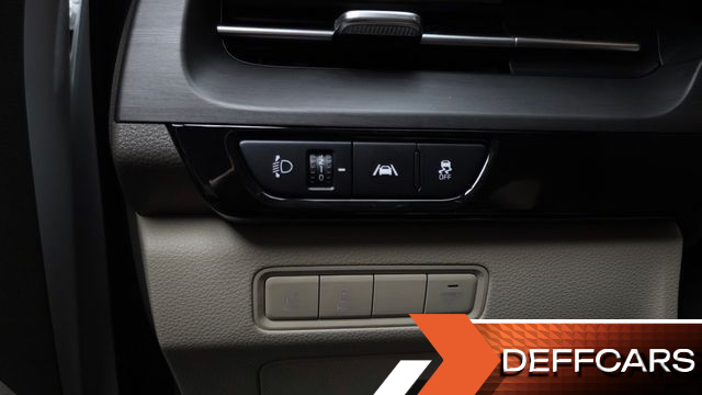 Kia CARNIVAL 9-Seater Prestige купить на сайте DeffCars