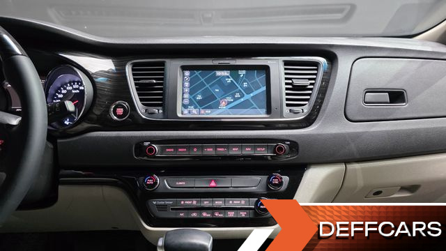 Kia CARNIVAL 7-Seater Limousine President купить на сайте DeffCars