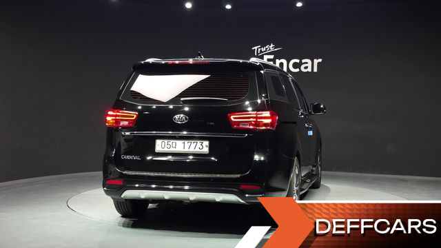 Kia CARNIVAL 9-Seater Noblesse Special купить на сайте DeffCars