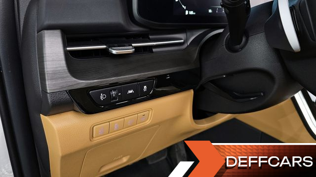 Kia CARNIVAL 9-Seater Signature купить на сайте DeffCars