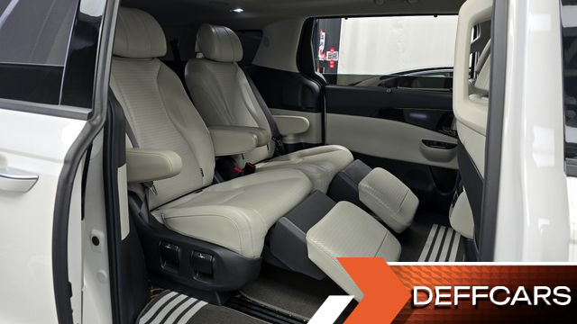 Kia CARNIVAL 7-Seater Signature купить на сайте DeffCars