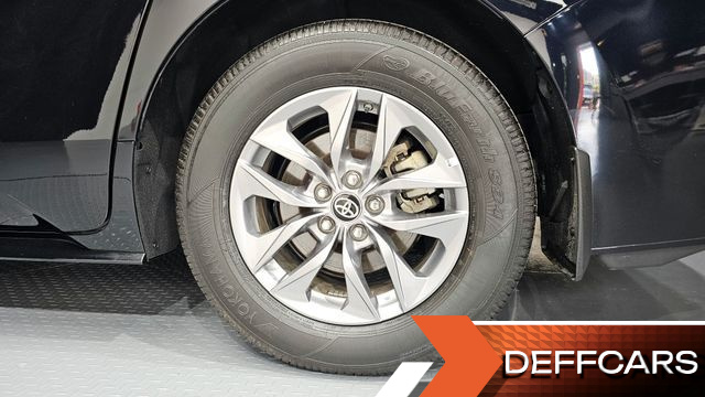 Toyota SIENNA 2.5 Hybrid AWD купить на сайте DeffCars