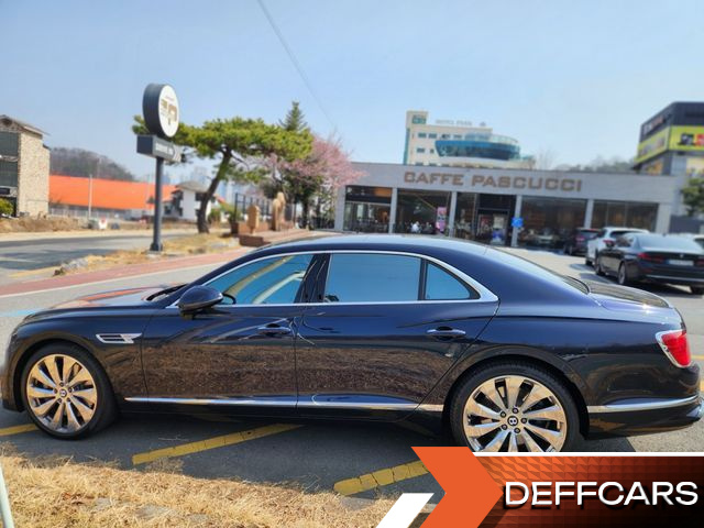 Bentley FLYING SPUR 4.0 купить на сайте DeffCars