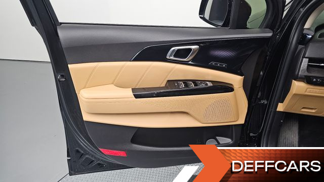 Kia CARNIVAL 9-Seater Signature купить на сайте DeffCars