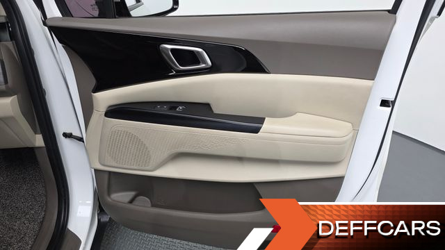 Kia CARNIVAL 9-Seater Prestige купить на сайте DeffCars