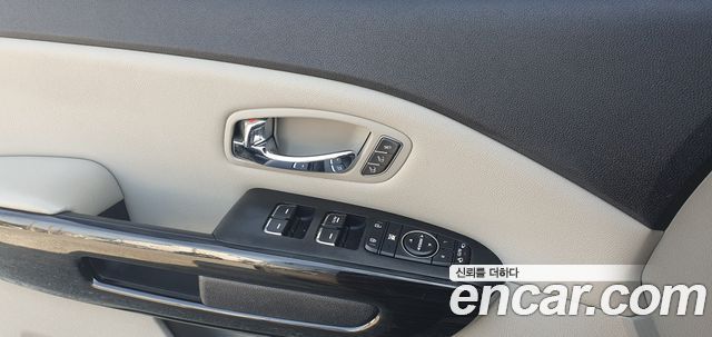 Kia CARNIVAL 9-Seater Noblesse Special купить на сайте DeffCars