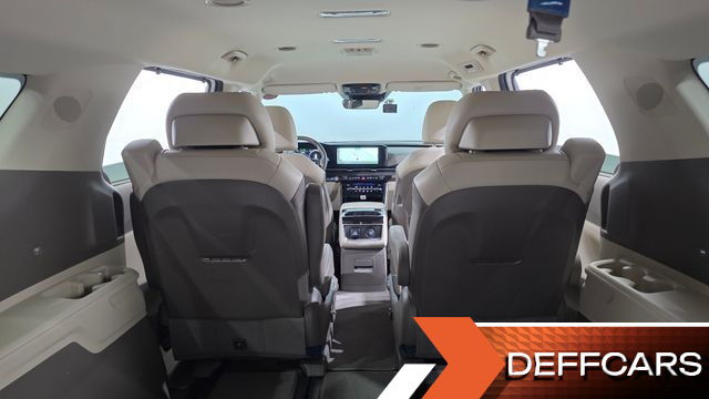 Kia CARNIVAL Gasoline 7-Seater Signature купить на сайте DeffCars
