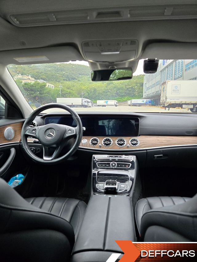 Mercedes E-CLASS E300 4MATIC Exclusive купить на сайте DeffCars