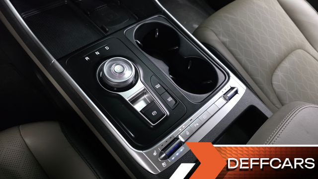 Kia CARNIVAL HEV 9 seater Prestige купить на сайте DeffCars