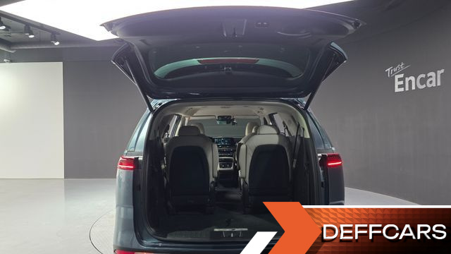 Kia CARNIVAL 9-Seater Signature купить на сайте DeffCars