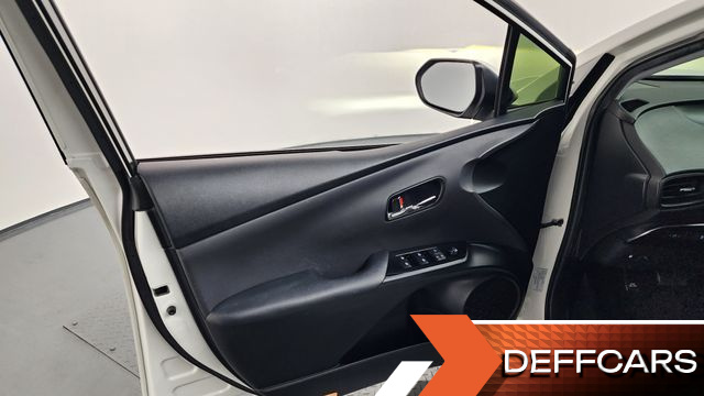 Toyota PRIUS 1.8 E купить на сайте DeffCars