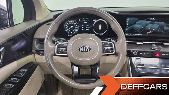 Kia CARNIVAL 9-Seater Signature купить на сайте DeffCars