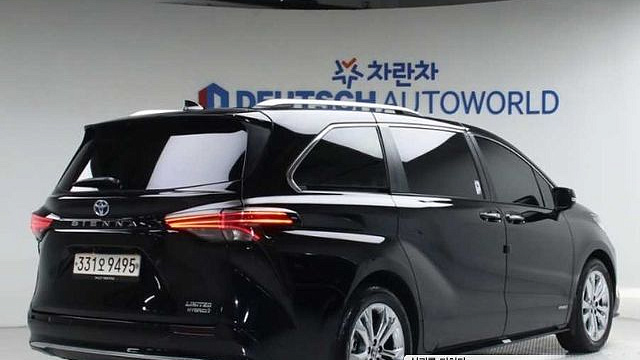 Toyota SIENNA 2.5 Hybrid 2WD купить на сайте DeffCars