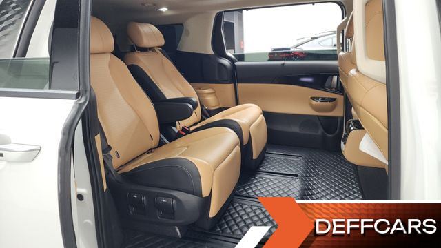 Kia CARNIVAL Gasoline 7-Seater Signature купить на сайте DeffCars