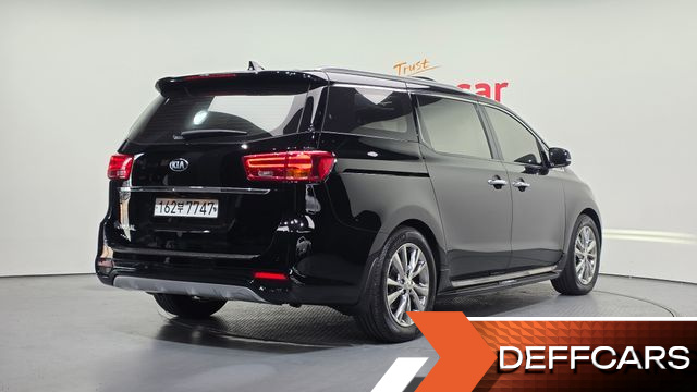 Kia CARNIVAL 9-Seater Noblesse Special купить на сайте DeffCars