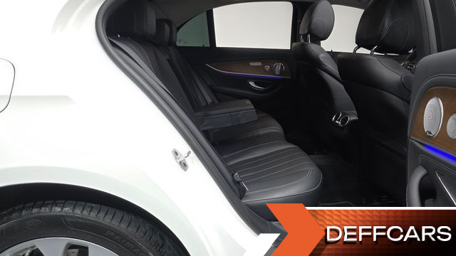 Mercedes E-CLASS E300 4MATIC Exclusive купить на сайте DeffCars