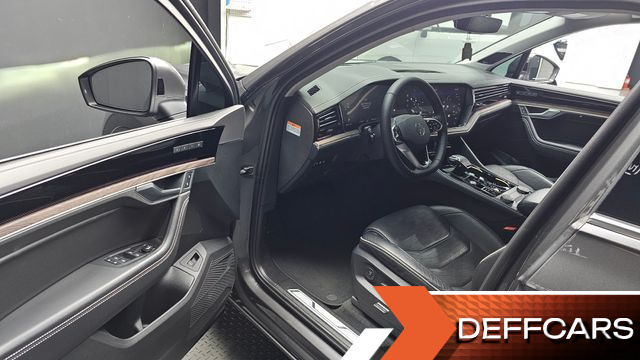 Volkswagen TOUAREG 3.0 TDI Prestige купить на сайте DeffCars