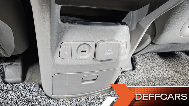 Kia CARNIVAL 9-Seater Noblesse Special купить на сайте DeffCars