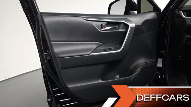 Toyota RAV4 2.5 2WD Hybrid XLE купить на сайте DeffCars