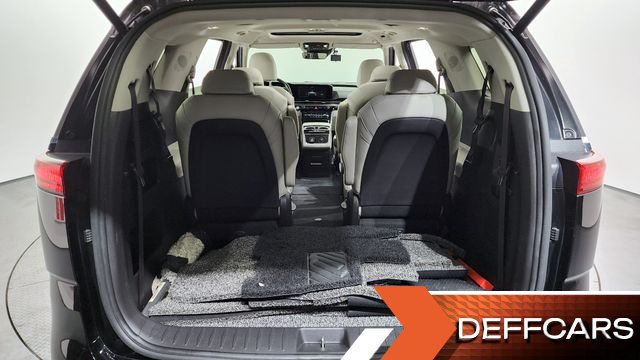 Kia CARNIVAL Gasoline 9-Seater Signature купить на сайте DeffCars