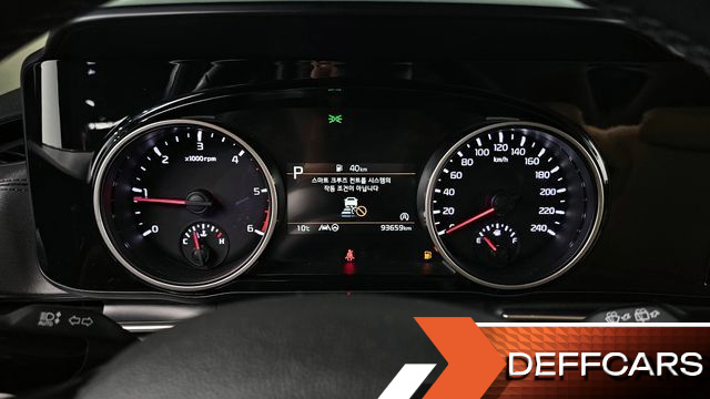 Kia CARNIVAL 9-Seater Prestige купить на сайте DeffCars