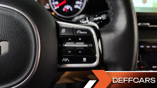 Kia CARNIVAL 9-Seater Noblesse купить на сайте DeffCars