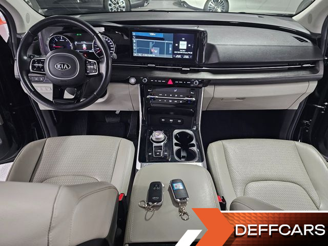 Kia CARNIVAL 9-Seater Noblesse купить на сайте DeffCars