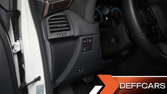 Toyota ALPHARD 2.5 HEV Executive AWD купить на сайте DeffCars