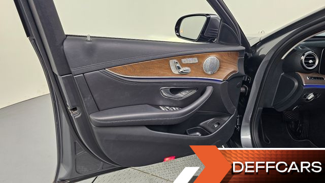 Mercedes E-CLASS E300 Exclusive купить на сайте DeffCars